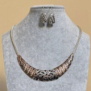 Tri Tone Engraved Crescent Shape Half Moon Shape Necklaces Earring Set